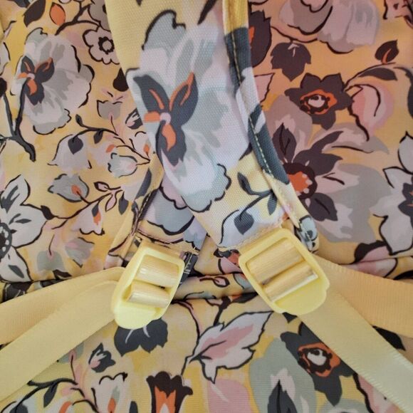 Vera Bradley Sunny Garden ReActive Backpack Sport Bag Yellow Floral Huge NWOT - Picture 5 of 16